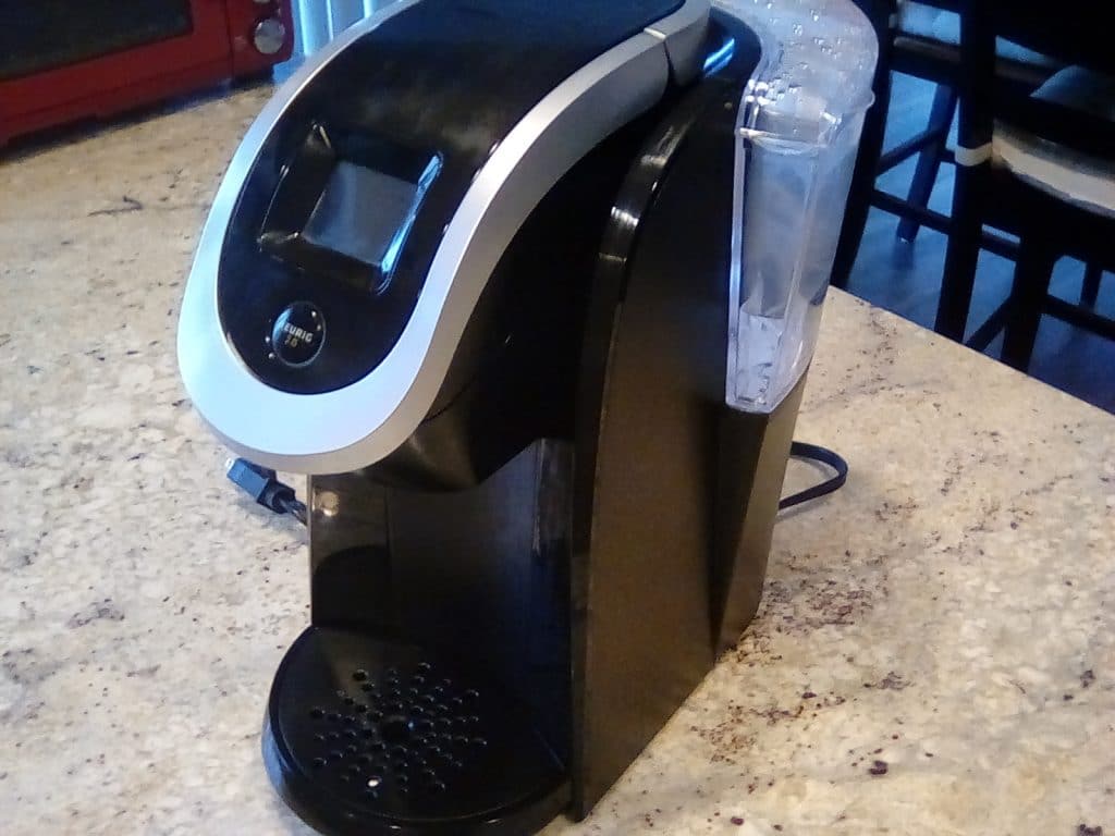 Keurig 250 Review - a keurig 250 sitting on the countertop