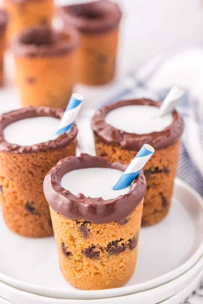 Chocolate chip cookie shooters from Princess Pinky Girl.