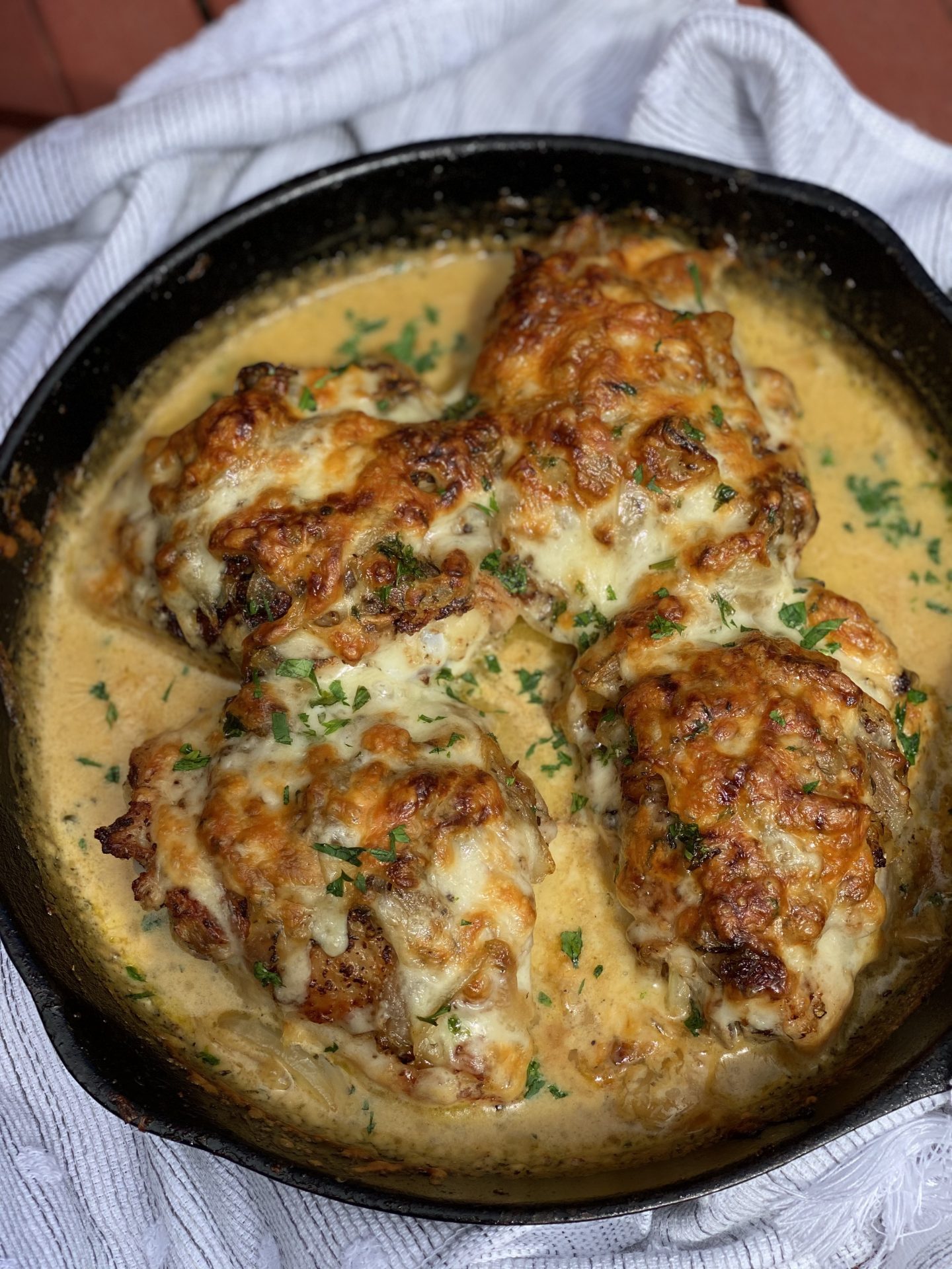 French onion chicken skillet from Asili Glam.