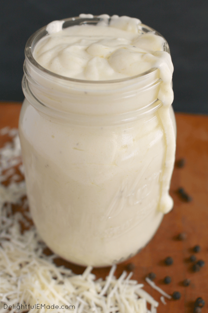 Easy alfredo sauce from Delightful E Made.