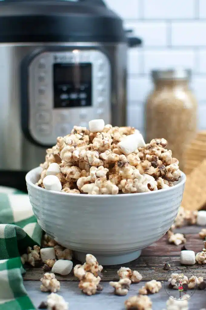 Instant pot s'mores popcorn in a bowl.