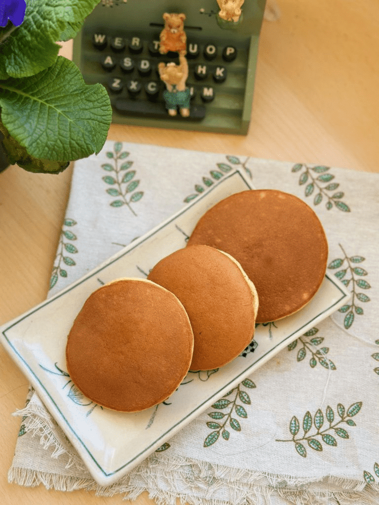 Pancakes on a rectangular plate.