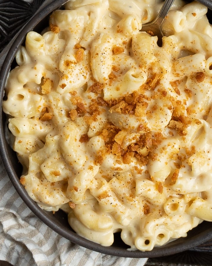 Mac and cheese closeup.