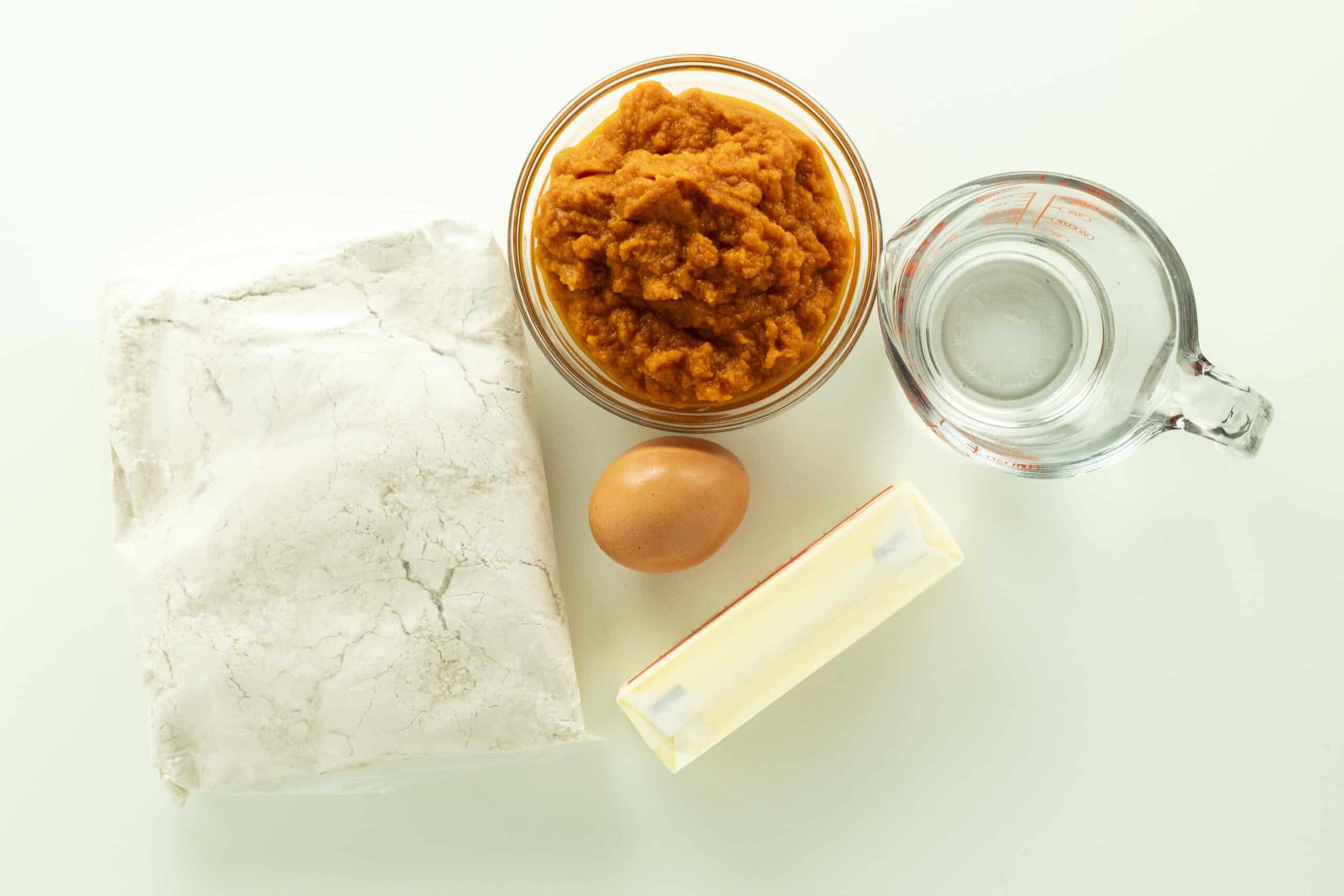 Pumpkin spice cake donut ingredients.